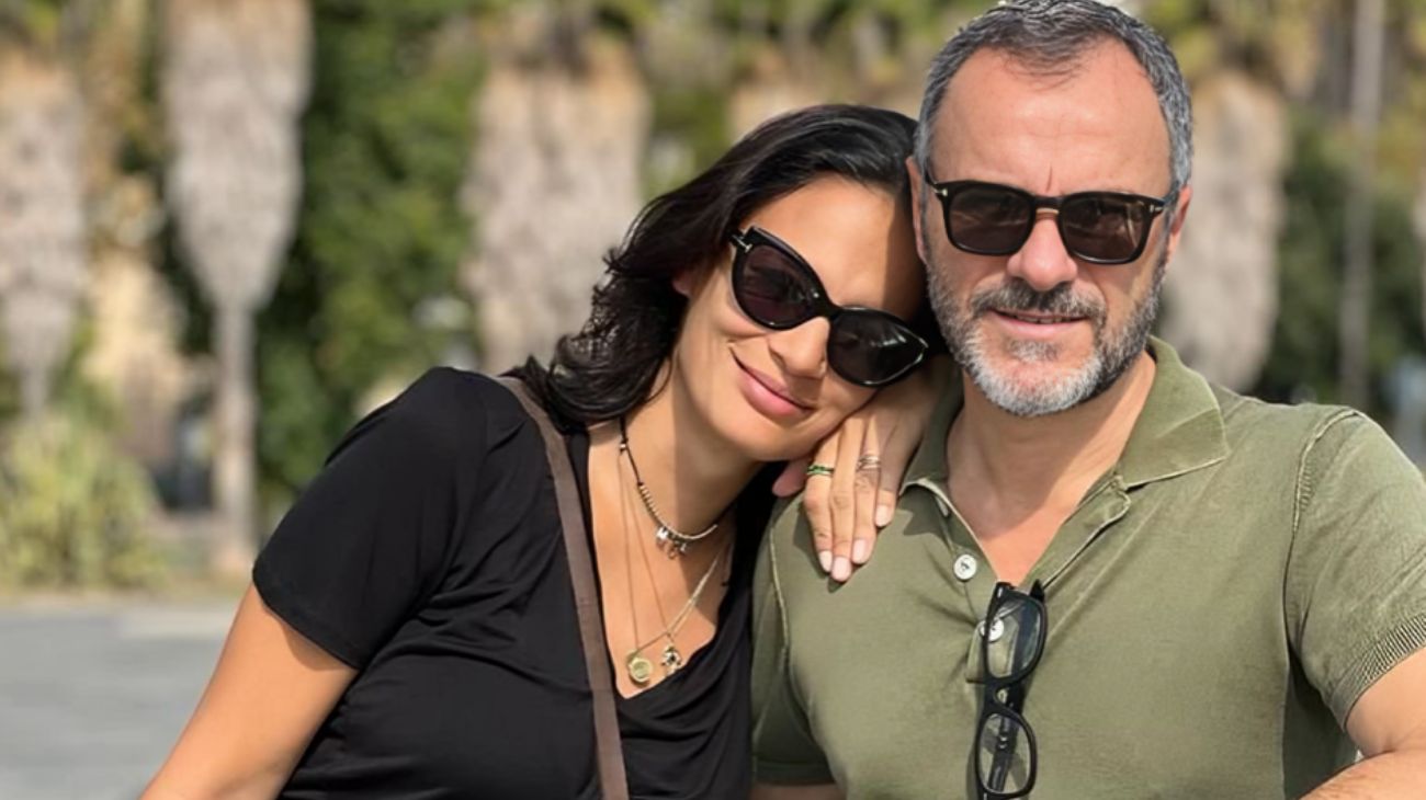 Dal profilo social di Shalana Santana, scatto romantico con Massimiliano Gallo