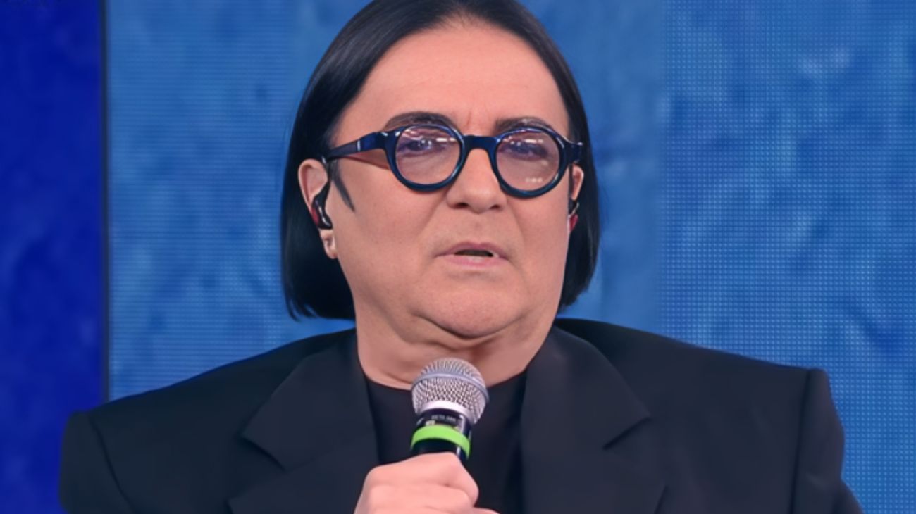 Renato Zero, stasera sul Nove con il concerto a Piazza del Plebiscito