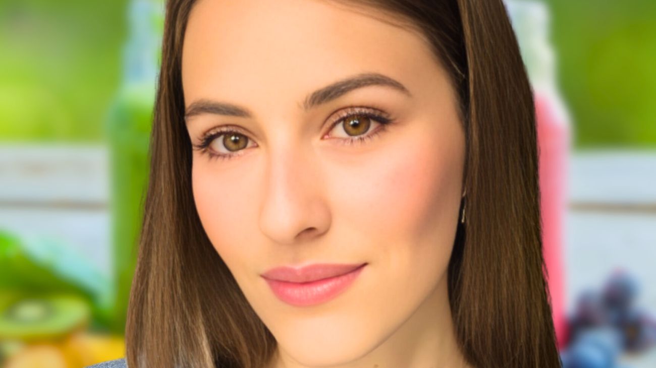 diana-del-bufalo-il-suo-sconcertante-segreto-di-bellezza-cosa-beve-dopo-un-pasto-abbondante