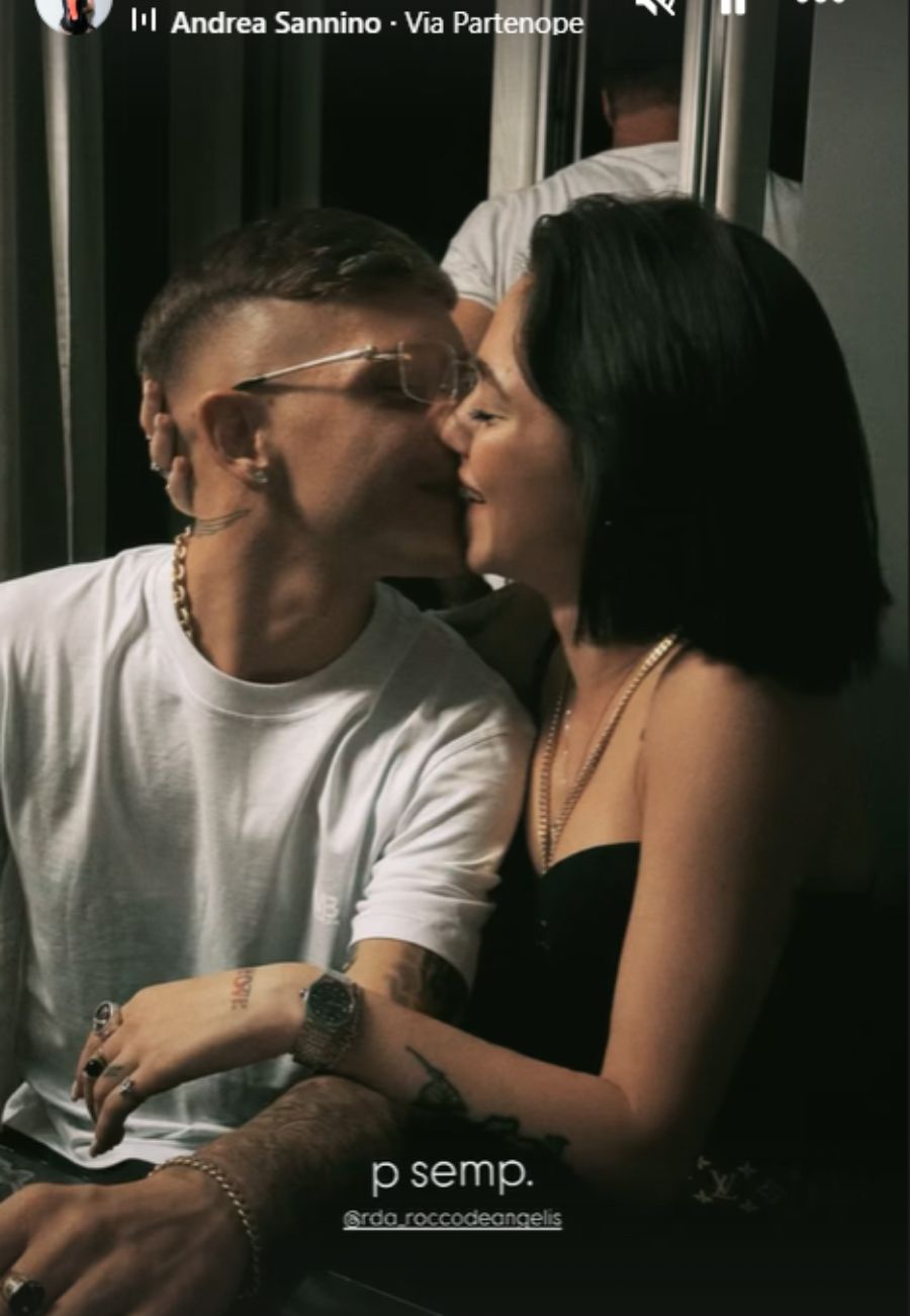 Dal profilo social di Maria Esposito, la foto con il fidanzato