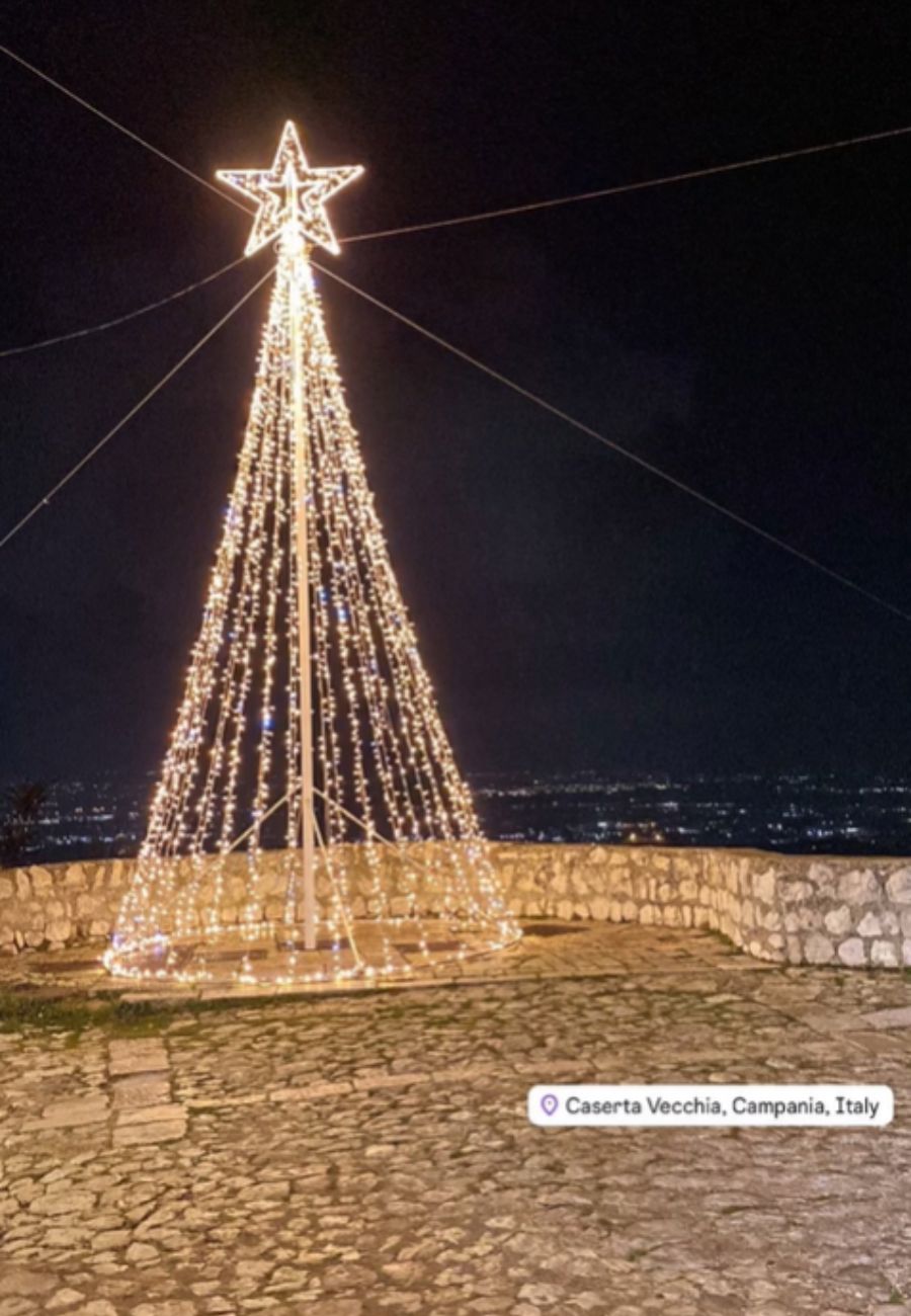 Dal profilo social Il cortile incantato, il borgo di Caserta vecchia