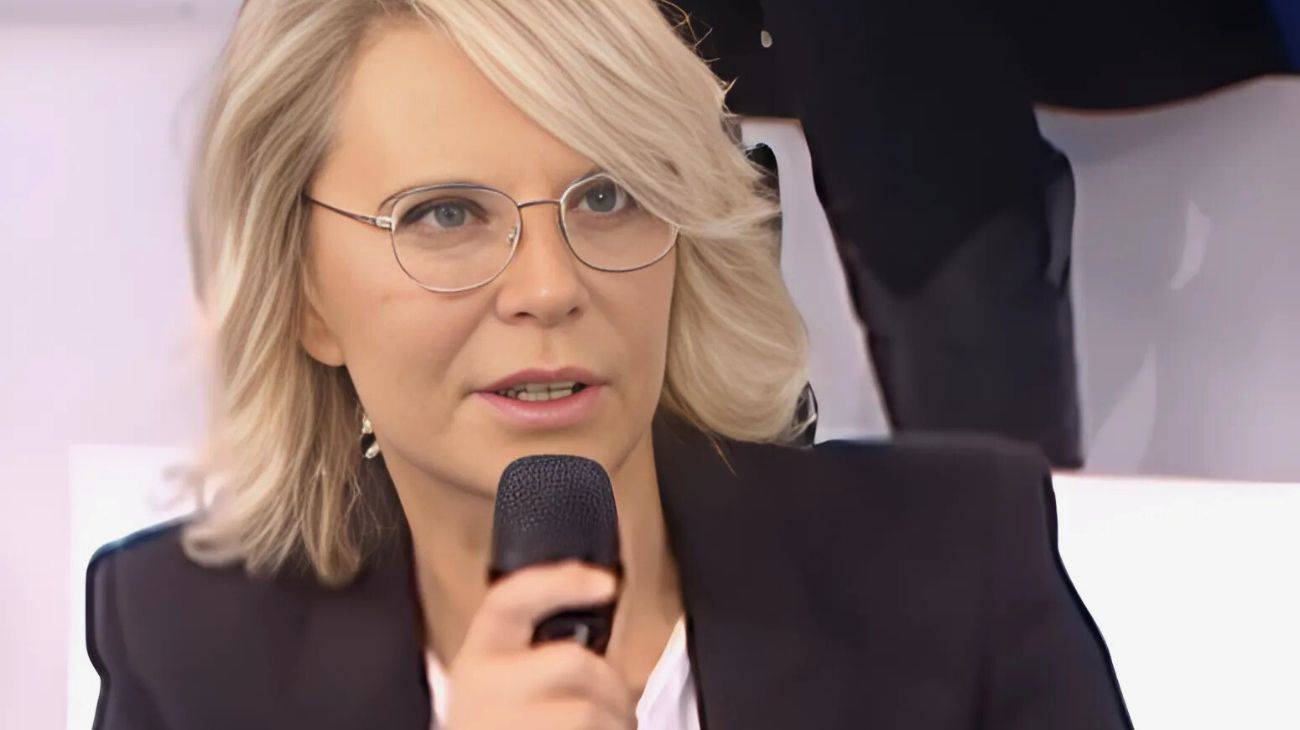 amici-24-un-messaggio-pericoloso-per-i-giovani-spettatori-lultima-preoccupante-tendenza-dei-professori-nel-talent-della-de-filippi