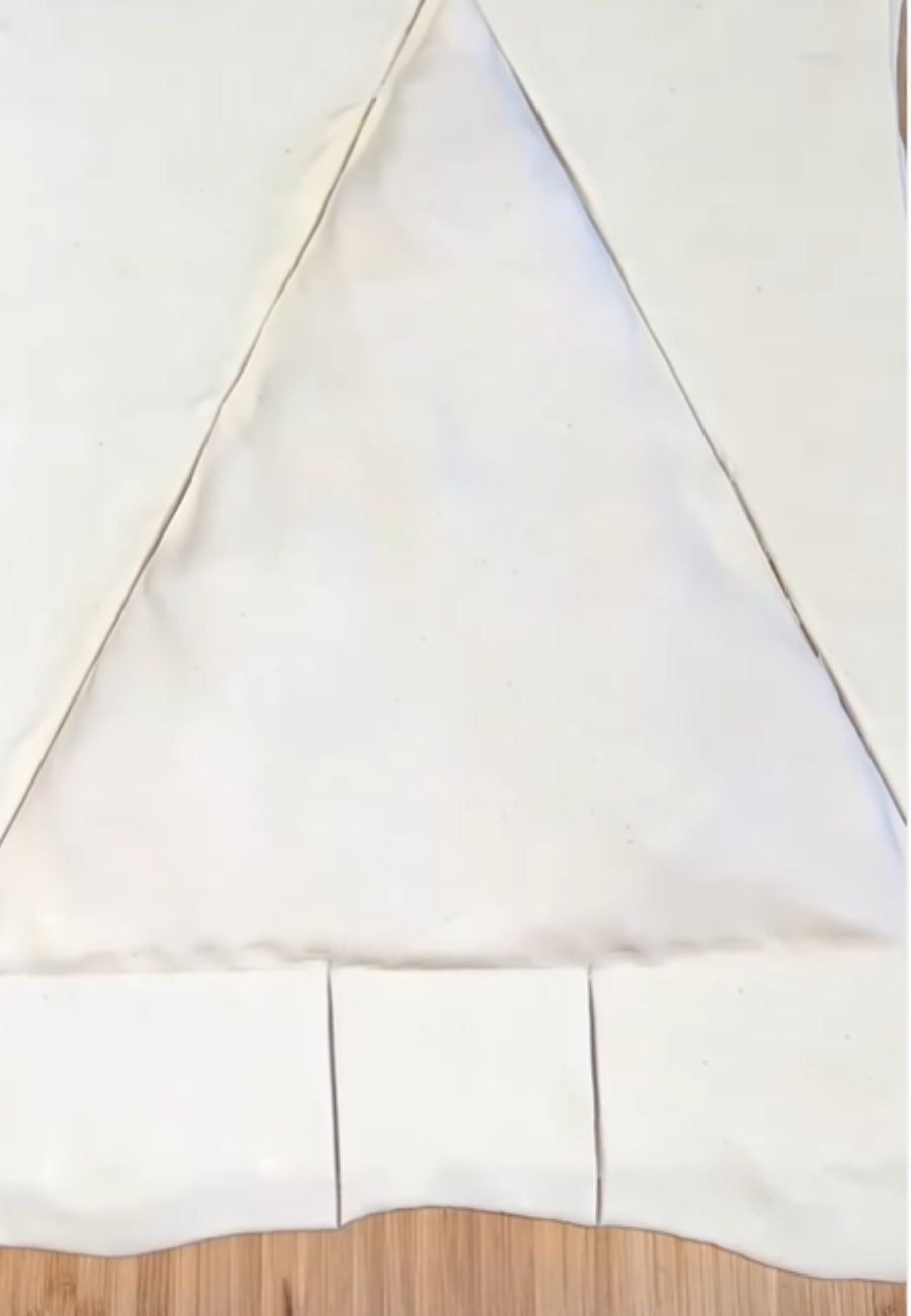 Dal profilo social Una stella in cucina, Albero di Natale di pasta sfoglia