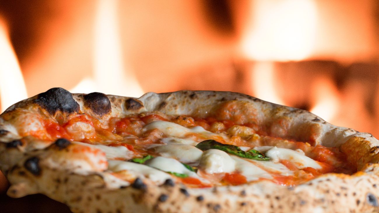 basta-pizza-gommosa-il-trucco-della-cuoca-esperta-per-riscaldarla-e-gustarla-il-giorno-dopo-come-appena-sfornata-fai-cosi