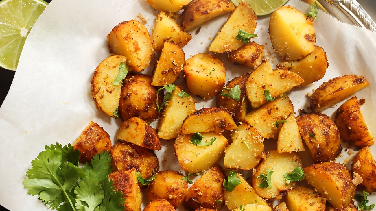 patate-arrosto-il-trucco-della-cuoca-esperta-per-averle-sempre-croccanti-un-cucchiaio-di-questingrediente-puo-fare-miracoli1