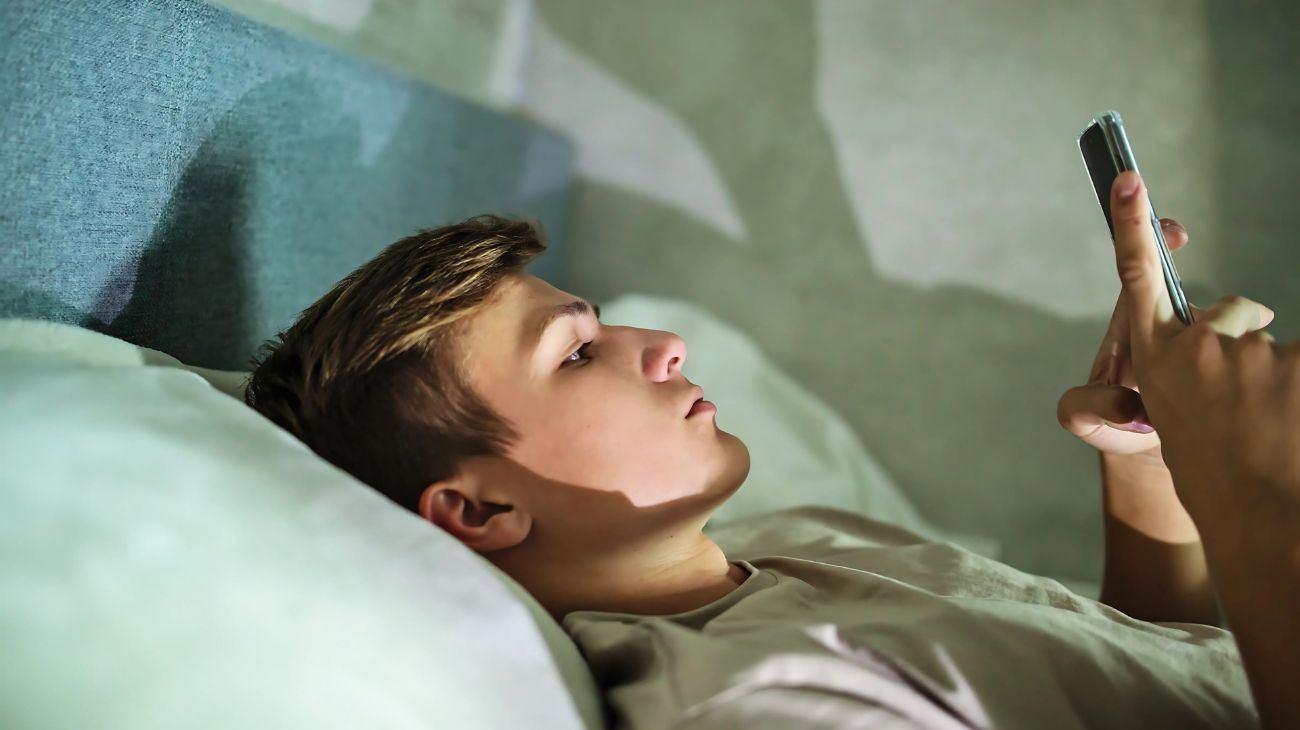 Controllare cellulare appena sveglio