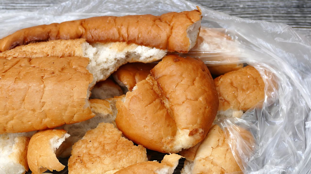 Pane raffermo in friggitrice ad aria. Prepara snack buonissimi