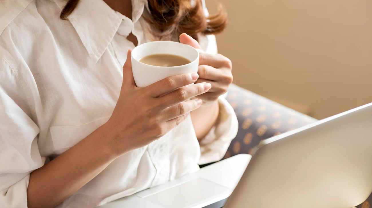 Bere il caffè appena svegli non è sempre un bene