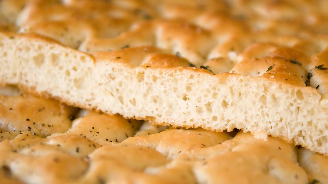 Focaccia con patate e yogurt greco nell'impasto