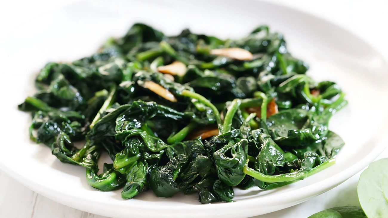 Spinaci per preparare gli involtini con ricotta e spinaci