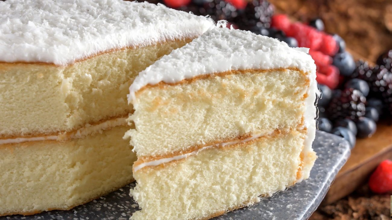 Torta cocco e frutti di bosco