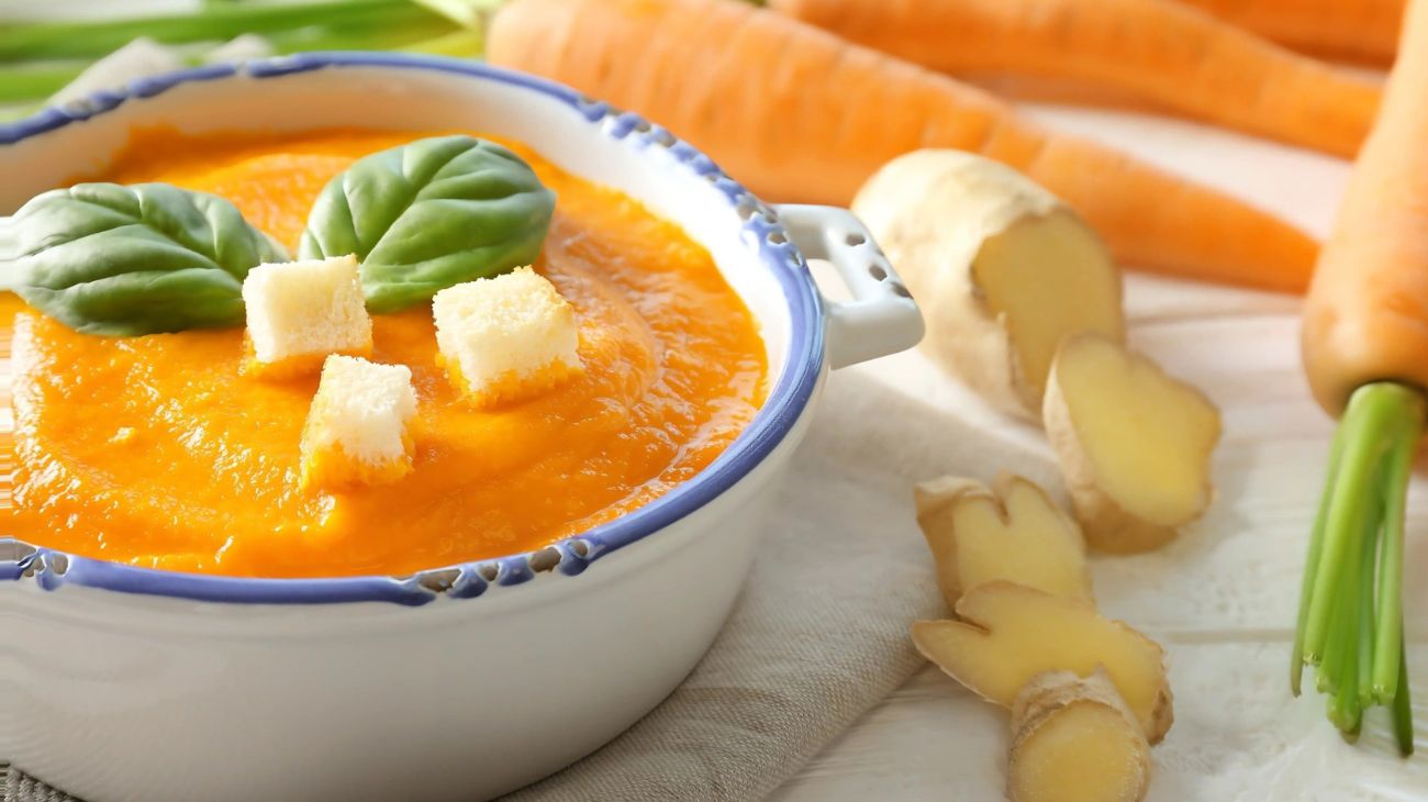 Vellutata di carote e zenzero con crostini al rosmarino