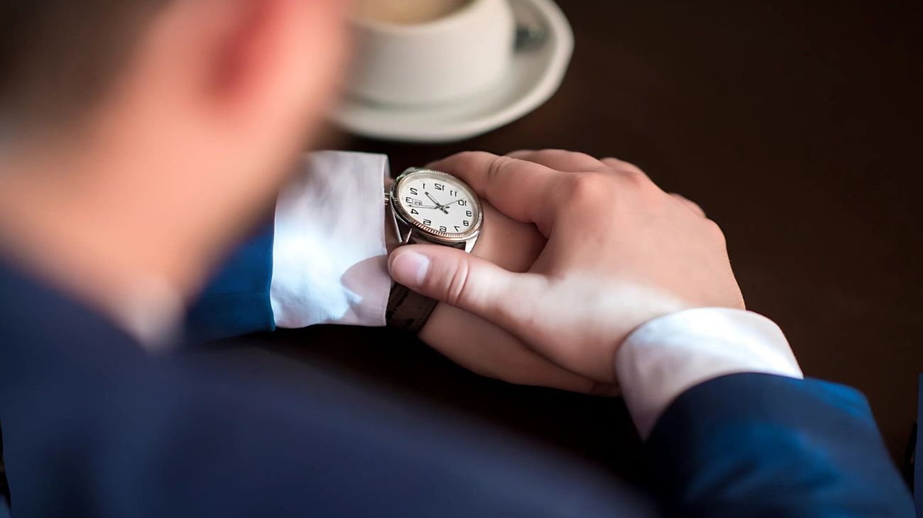 mettere l'orologio avanti