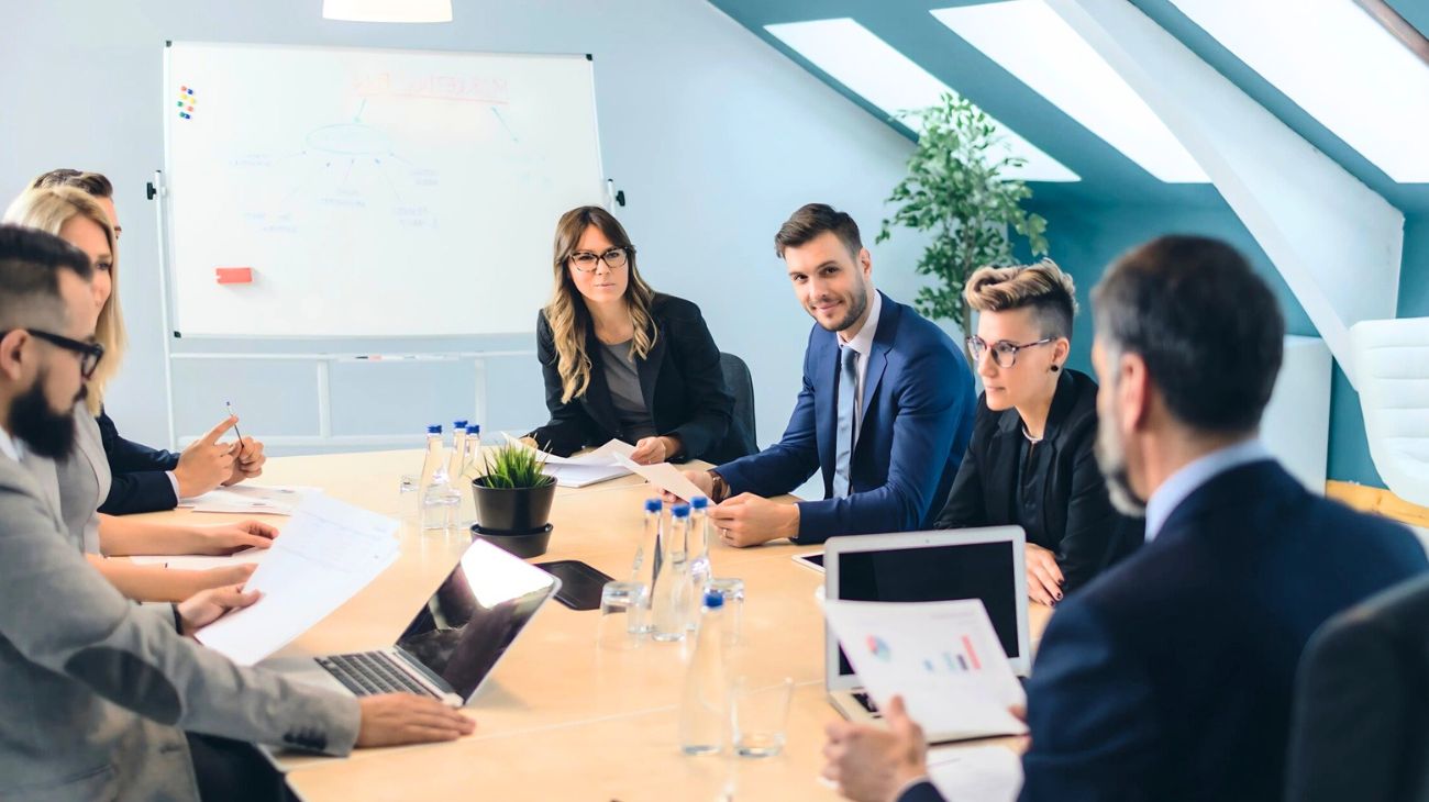 5 frasi intelligenti da dire in una riunione