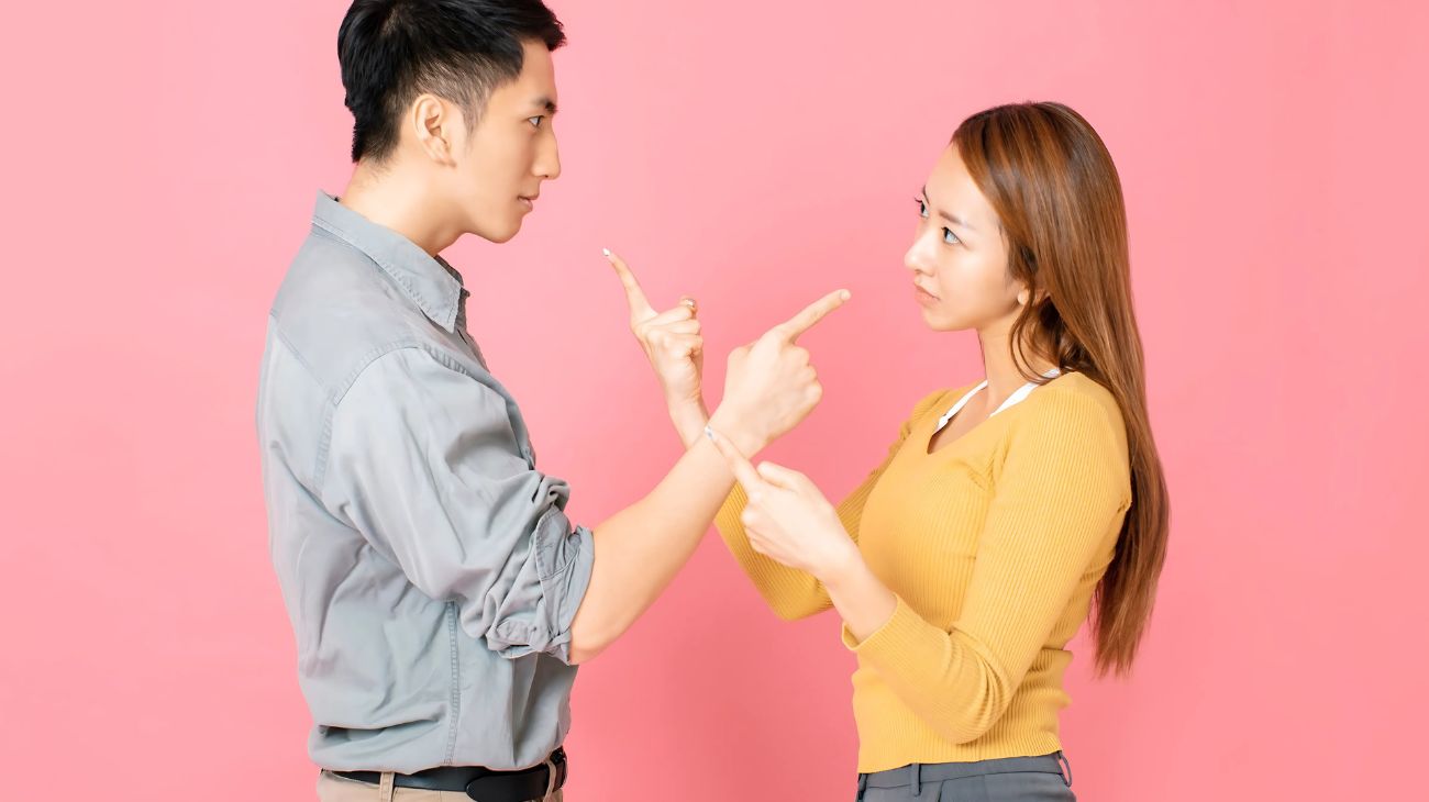 Perché cambiamo comportamento quando ci guardano