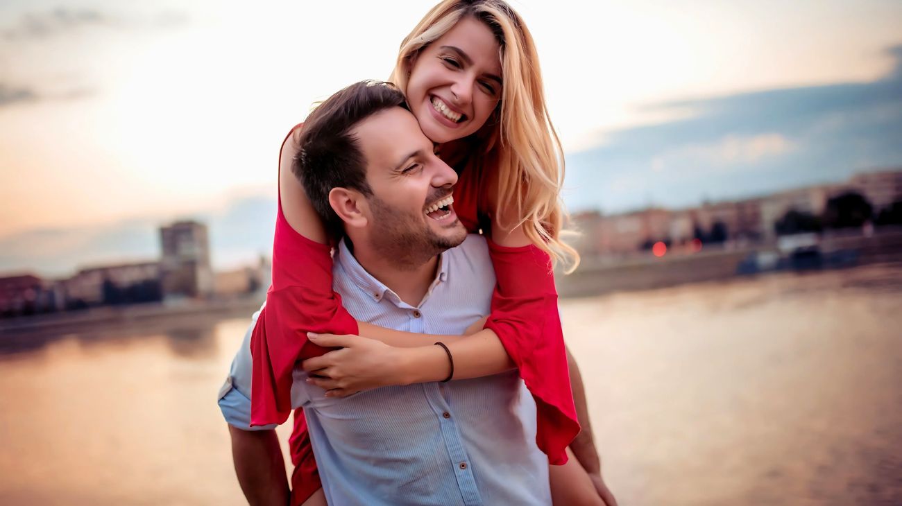 Una coppia felice trascorre tempo di qualità
