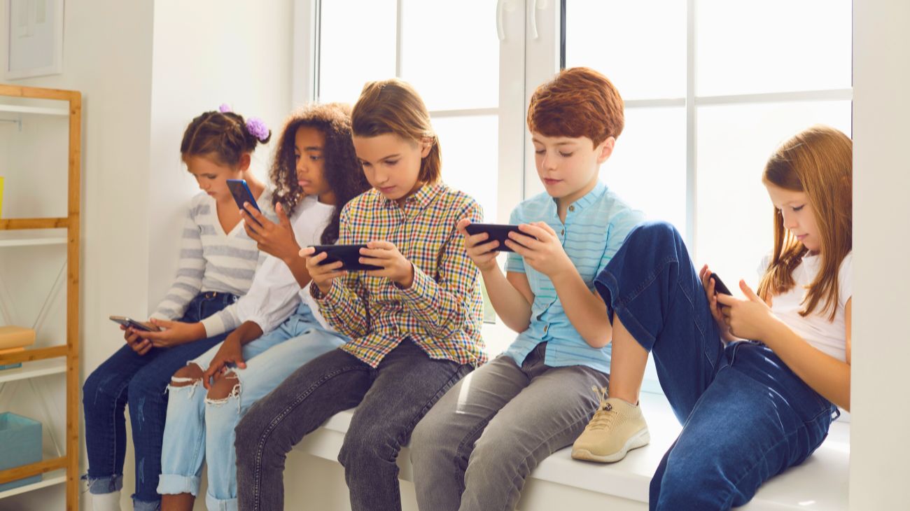 cellulare al tuo bambino