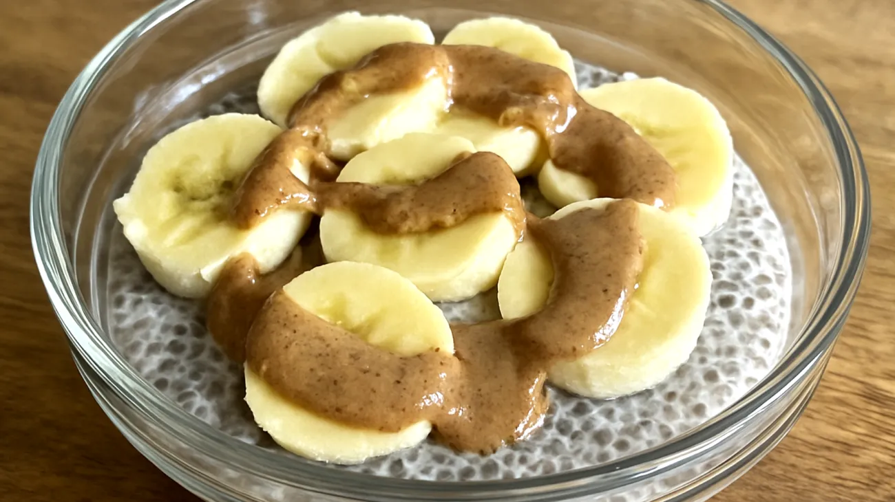 Budino di semi di chia con banana e burro di mandorle"