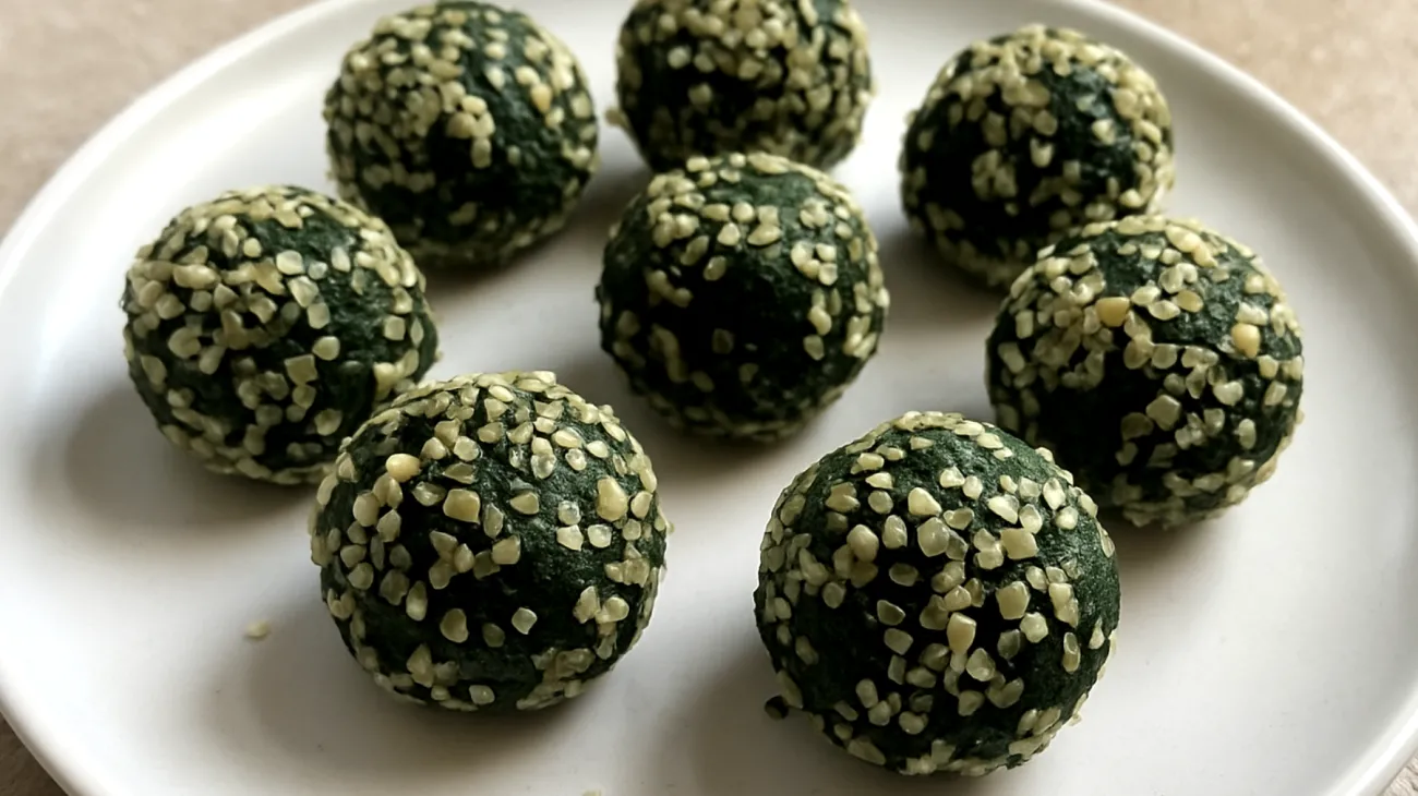 Energy balls con semi di canapa e spirulina"